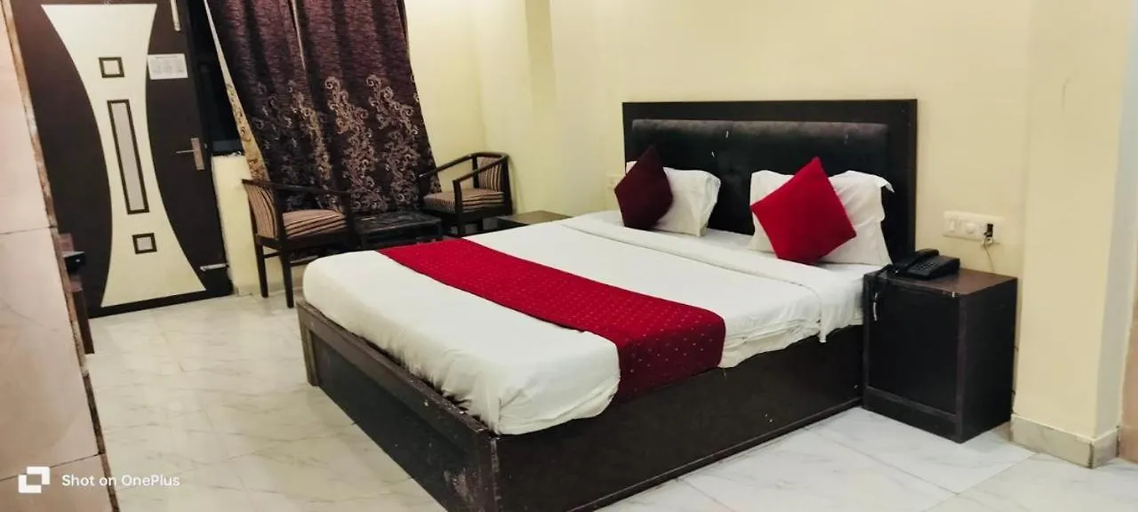 Hotel Alpine Chandigarh 3*,  India