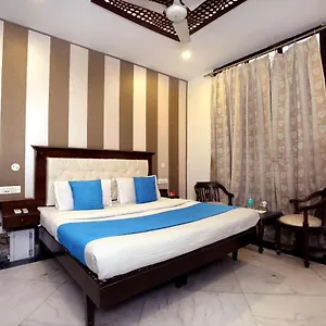 Hotel Vaccinated Staff- Oyo 3987 Multitech, Chandigarh